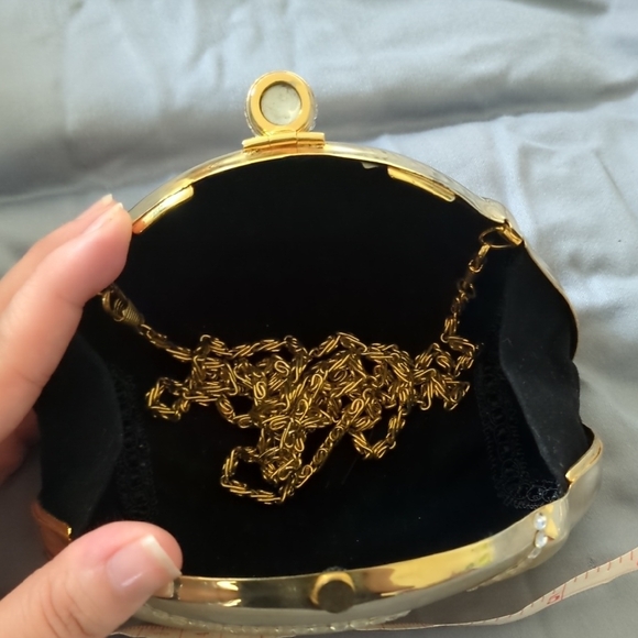 Chic Gold Evening Clutch with Rhinestones - Picture 4 of 6